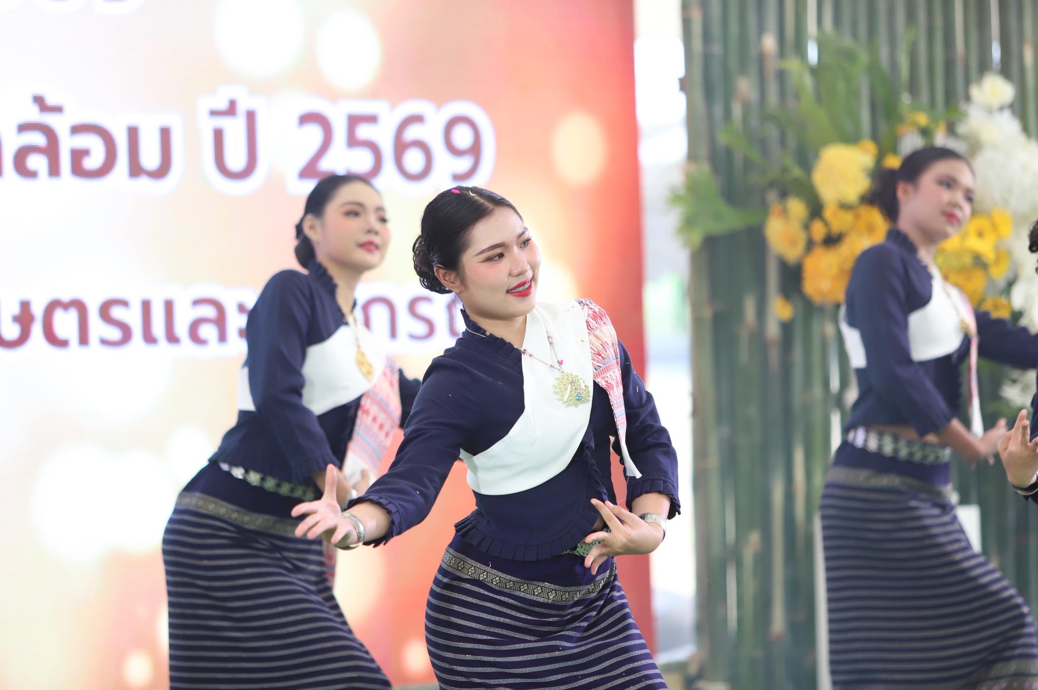 title - เลขาฯ ส.ป.ก. ร่วมงาน “ไถกลบ ตอซัง สร้างดินยั่งยืน ฟื้นสิ่งแวดล้อม”